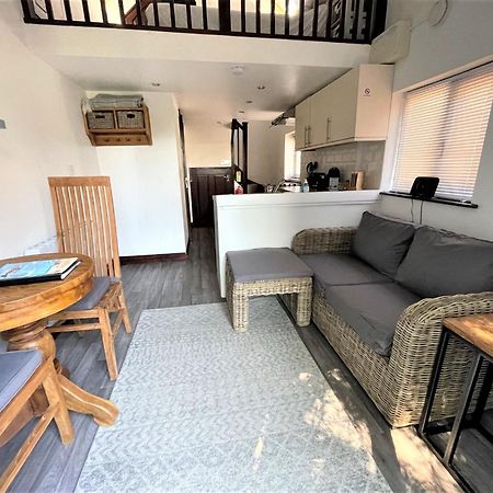 The Stables - Detached Cottage With Private Garden & Hot Tub St Austell Extérieur photo